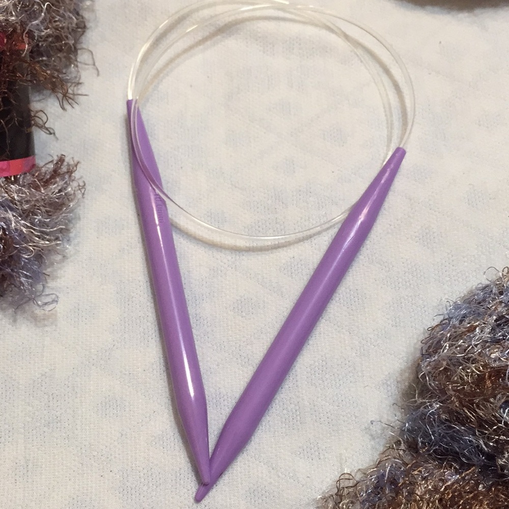 Yarn & Needles. - Picture 5 of 6